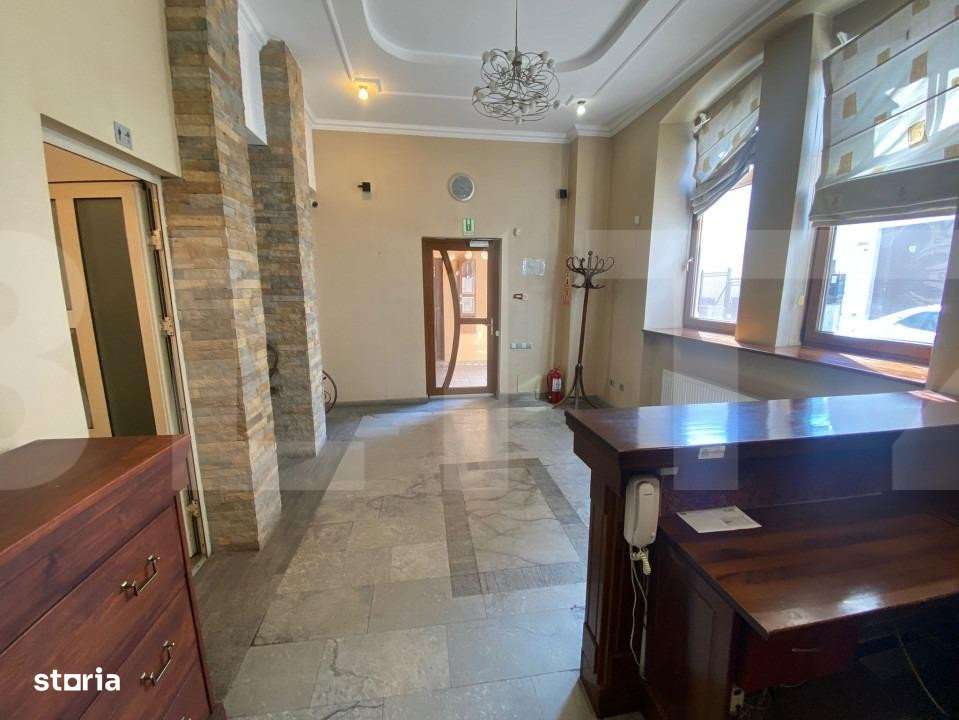 Casa cu 8 camere, 315 mp utili, pentru clinica, birou sau local, ultra - Imagine principală: 3/19