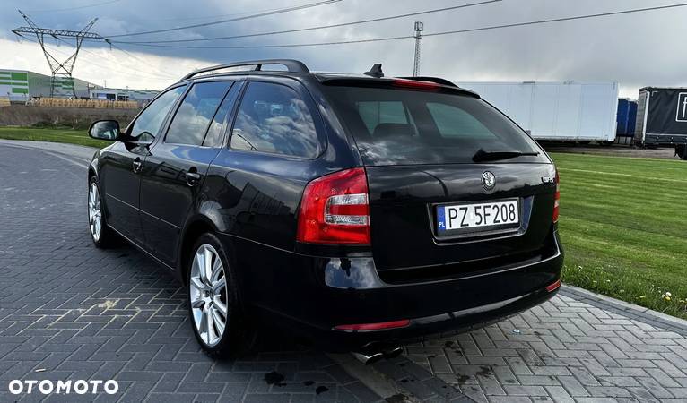 Skoda Octavia Combi 2.0 TSI RS - 7