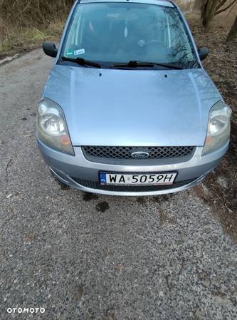 Ford Fiesta 1.3 Ambiente - 26