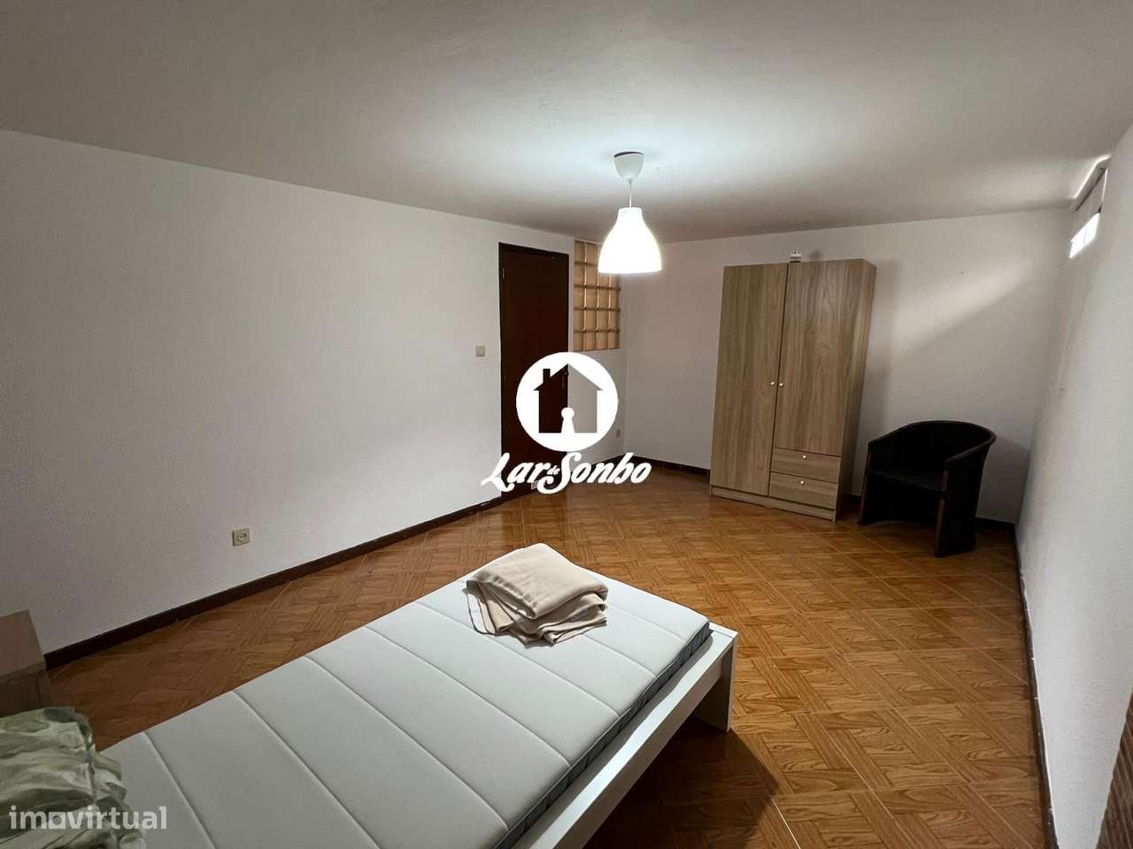 Apartamento T2+1 com CAVE e TERRAÇO de 80m2 à constituição-11