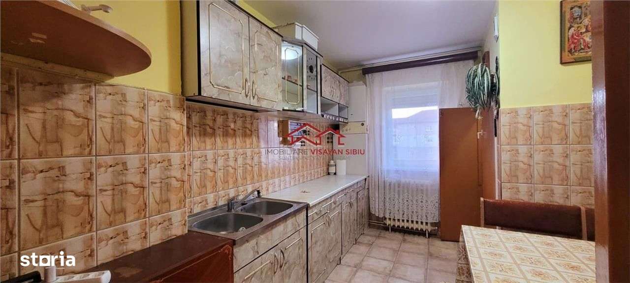 apartament 3 camere,str.Siretului,Sibiu,comision 0-11