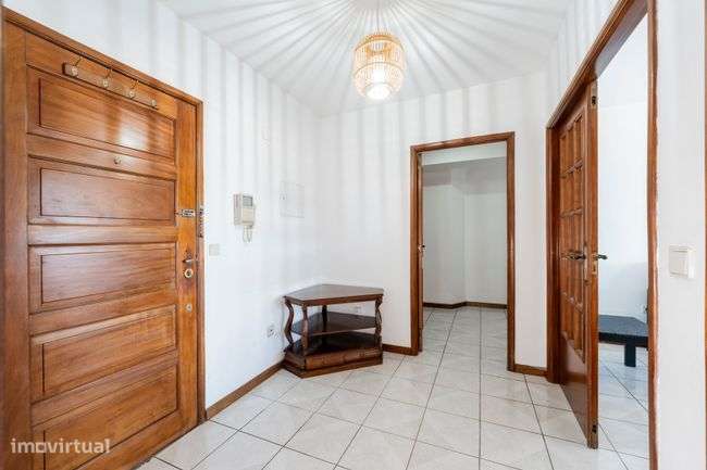 Apartamento T3 em São vicente, junto ao centro-11