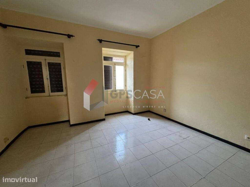 Moradia T3 com espaço exterior a poucos minutos do centro de Angra do-9