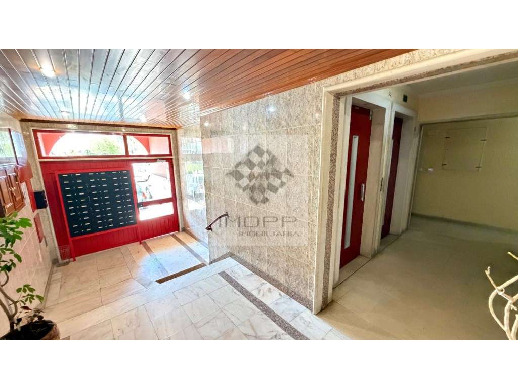 Fabuloso apartamento T2 na Cavaleira com parqueamento-25