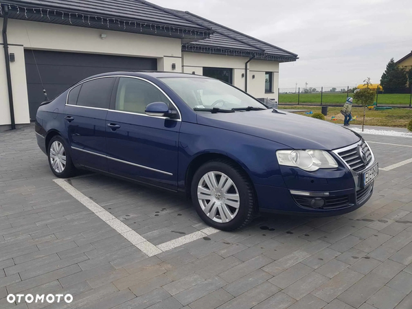 Volkswagen Passat 2.0 FSI Highline - 6