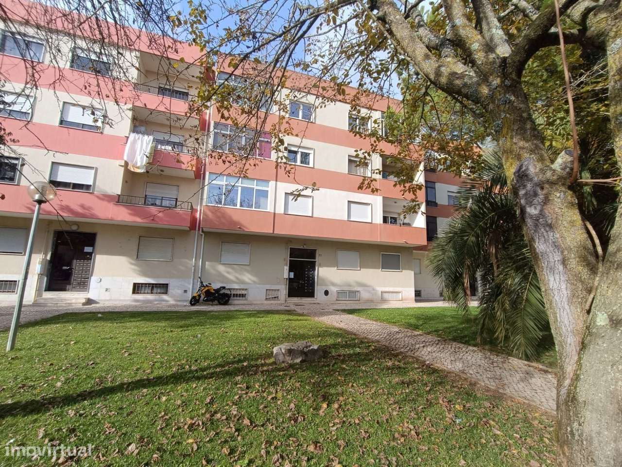 Apartamento T1 Agualva