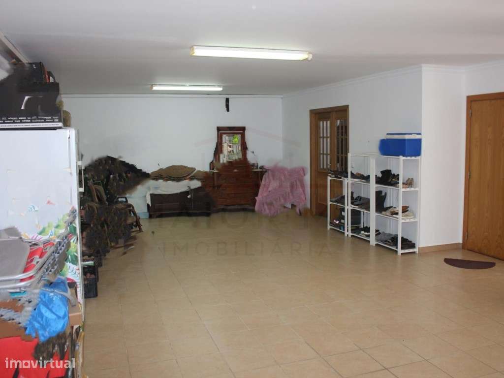 Moradia T5 com grandes áreas em zona muito tranquila de Rio Maior-55