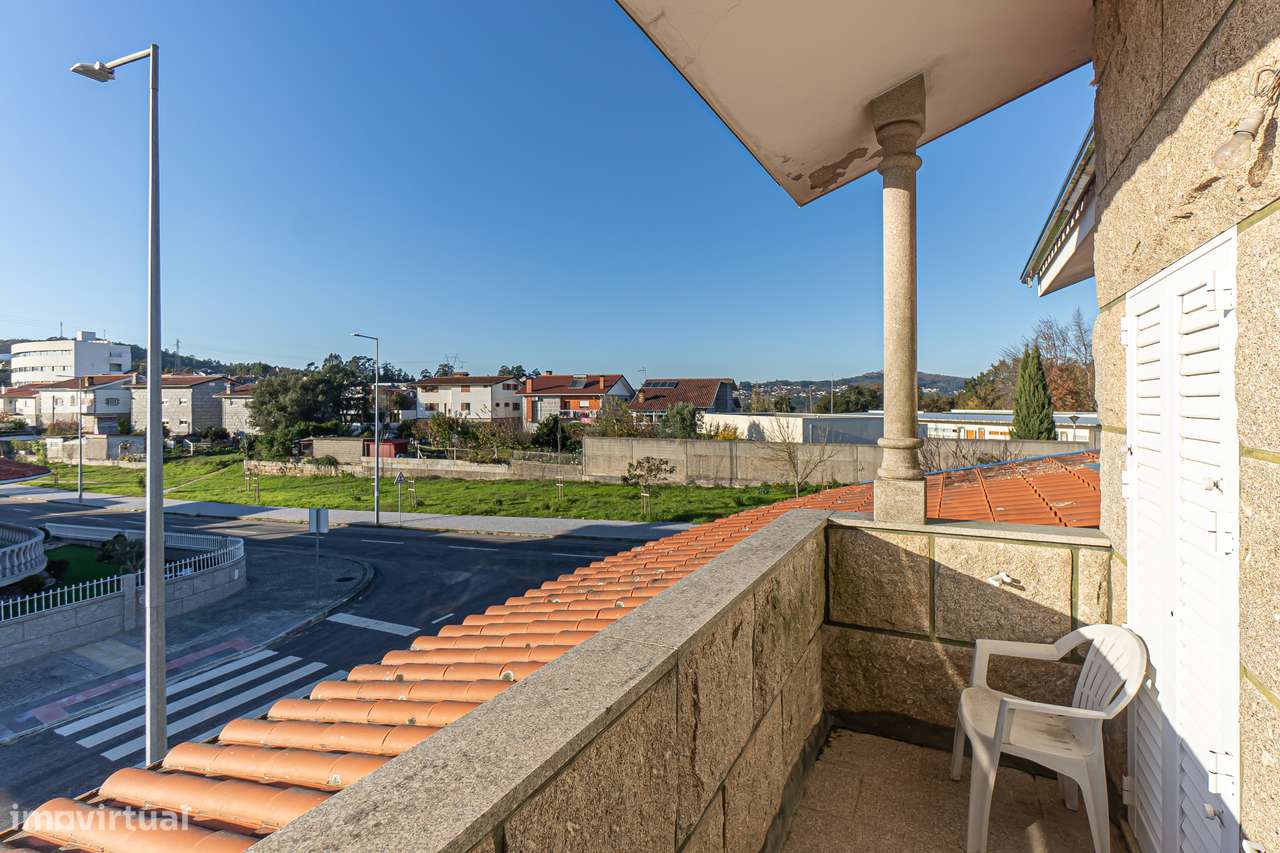 Moradia independente no centro de Alpendurada-33