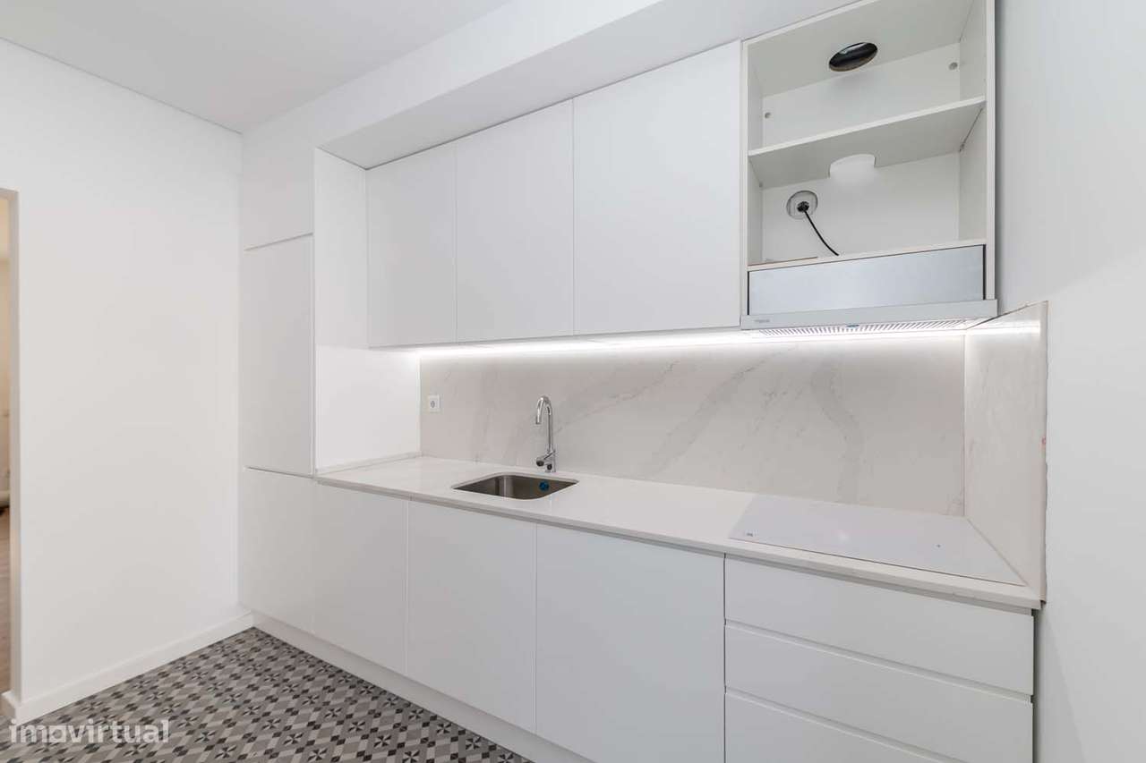 T3 NOVO – Apartamento com Espaço Exterior Único de 500 m² no Seixal-21