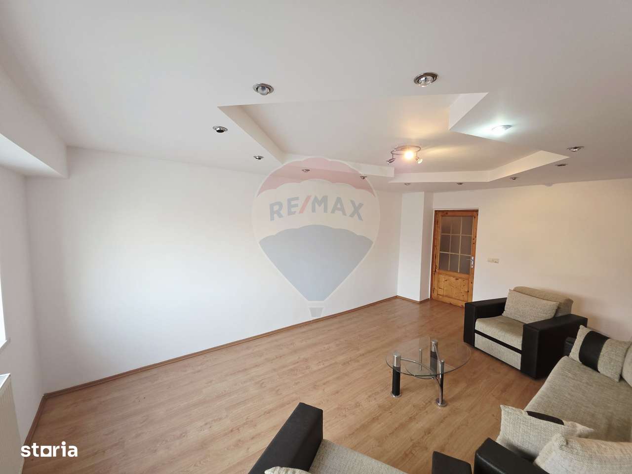 Apartament cu 2 camere de vânzare în zona 1 Mai-8