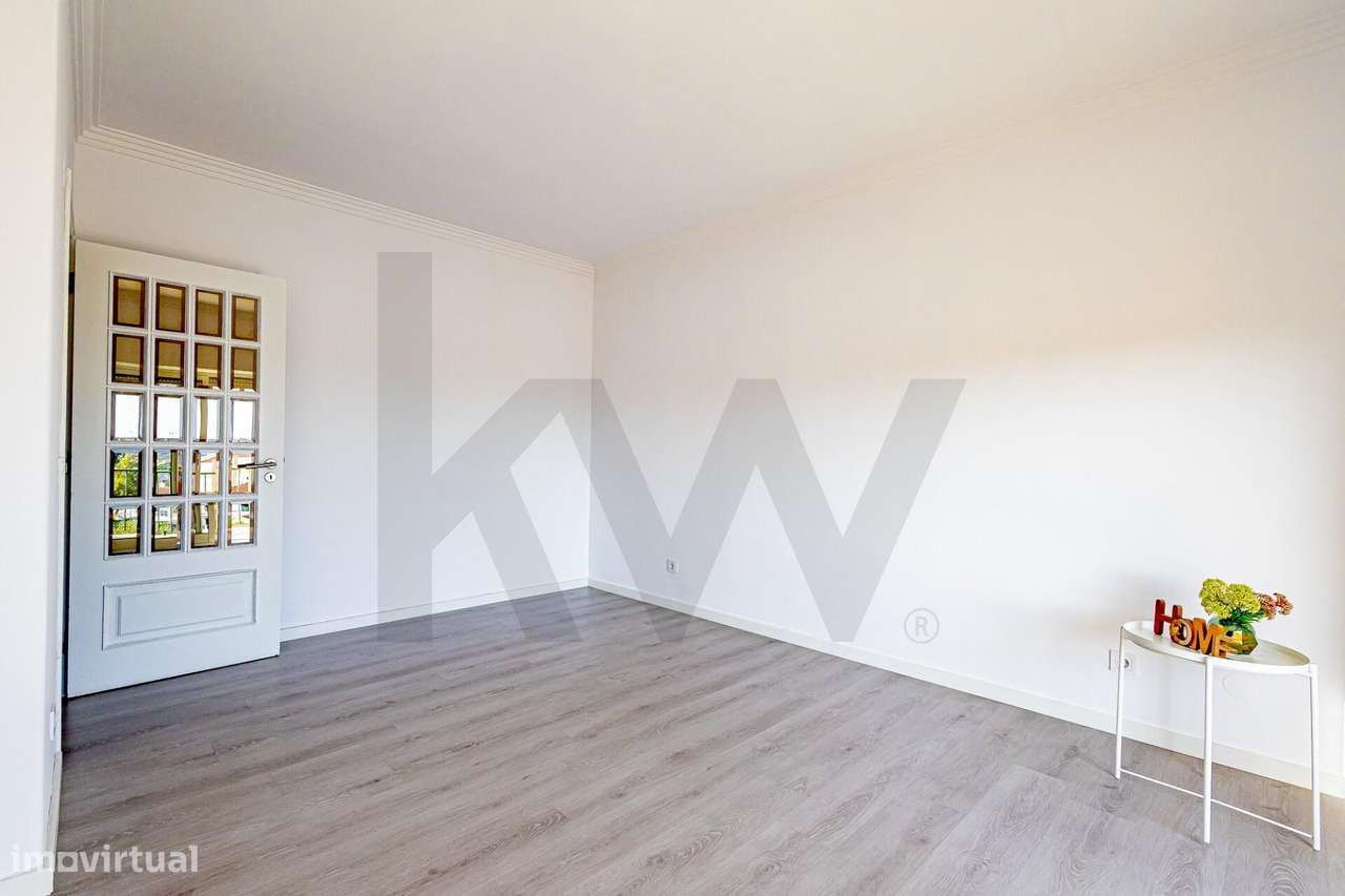 Apartamento T3 Totalmente Remodelado em Vale Flores de Cima-6