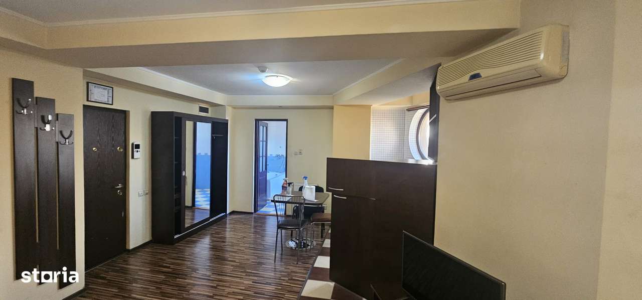 Hotel de vanzare , Centru-8