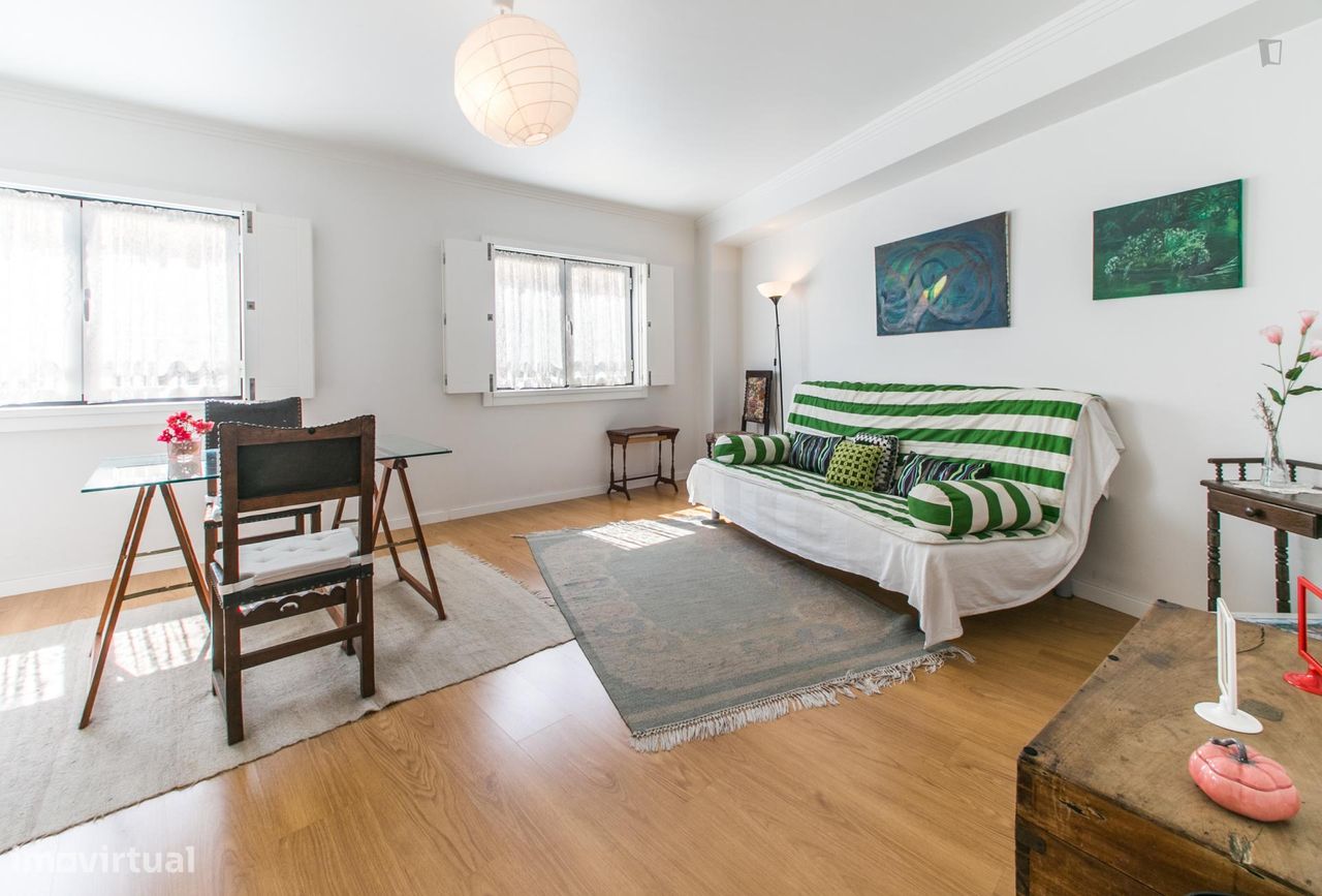 52153 - Apartamento com 1 quarto, com área... - Grande imagem: 1/10