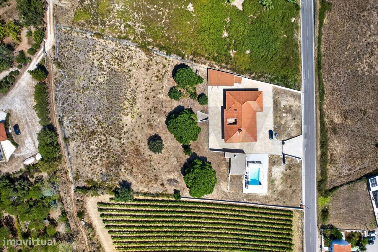 Moradia T5 com piscina e mais de 8.000 m2 de terreno | Seramena, Sobra-4
