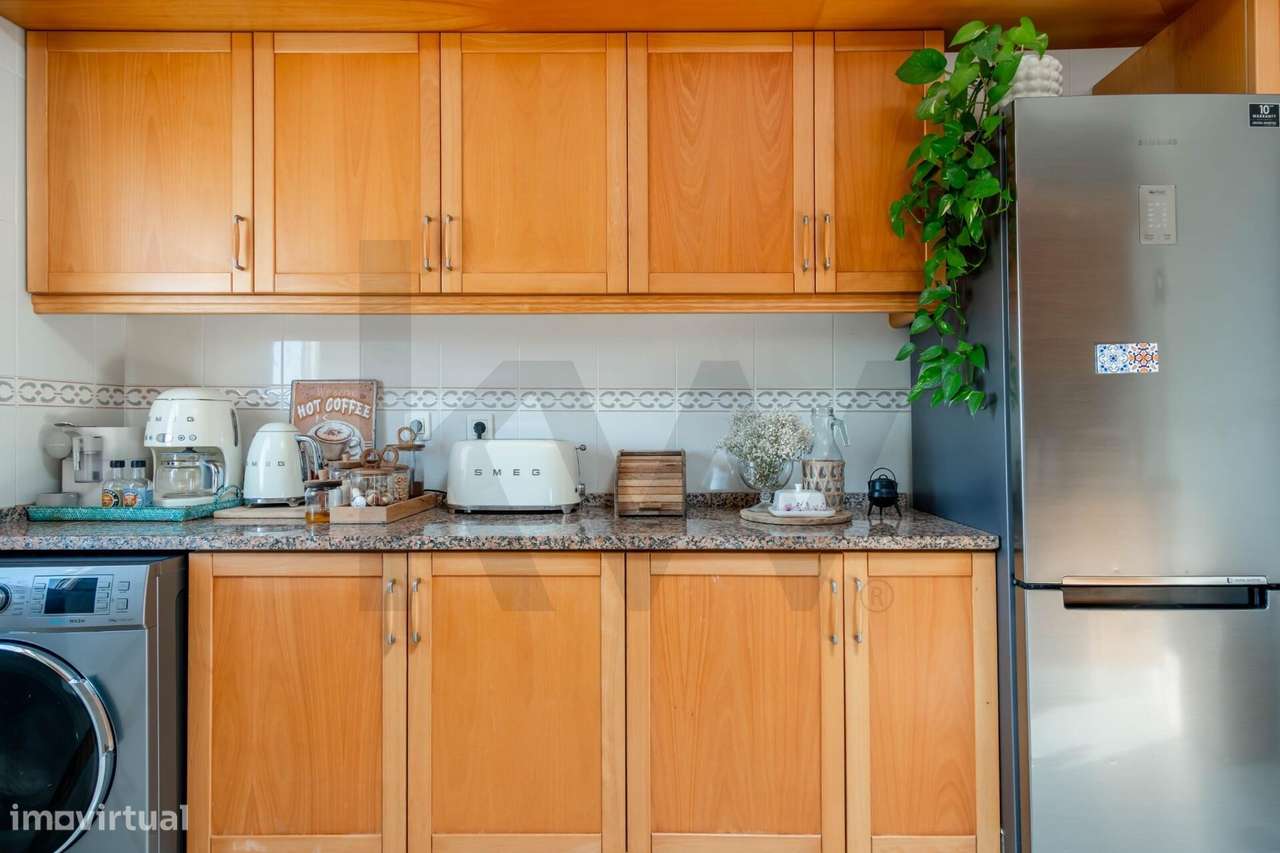 Apartamento T3, com Suíte, Arrecadação e Lugar de Garagem - Palhais, B-10