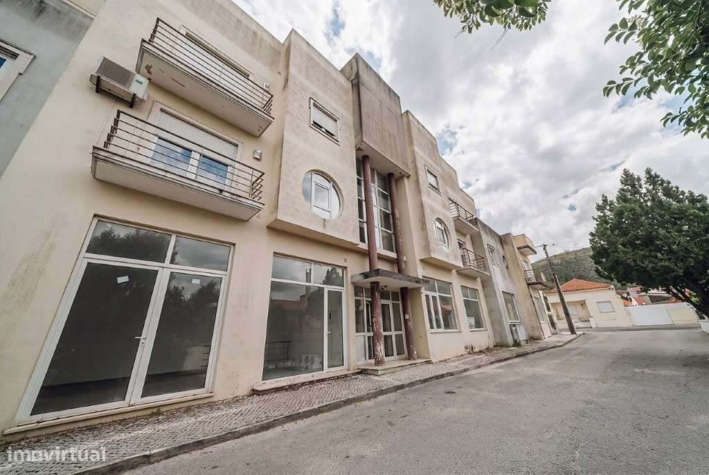 Apartamento T3 com garagem box-0
