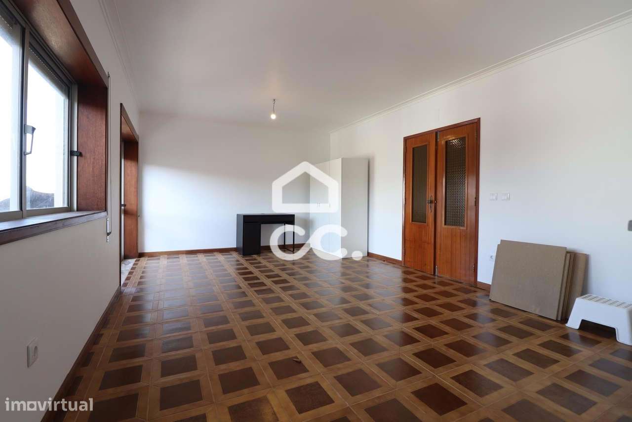 T3 Dúplex com 6 Quartos – Excelente para Investimento | São Martinho d - Grande imagem: 4/21