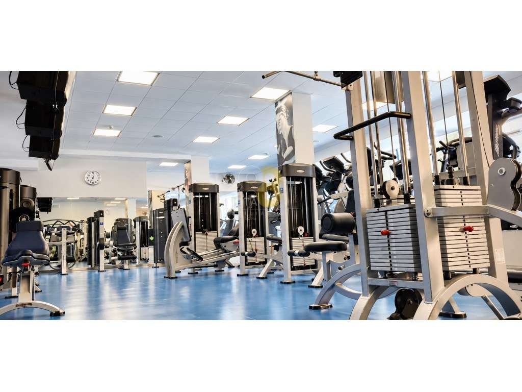 Espaço Comercial com 1.493 m², Piscina e Sauna - Rua Brito e Cunha,...-8