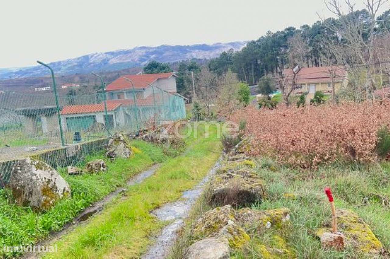 Terreno, 1 005 m², Mouçós e Lamares-2