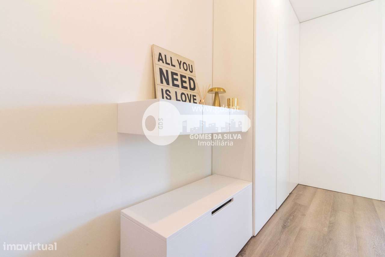 Apartamento T2 Moderno e Totalmente Mobilado e Equipado - Grande imagem: 3/54