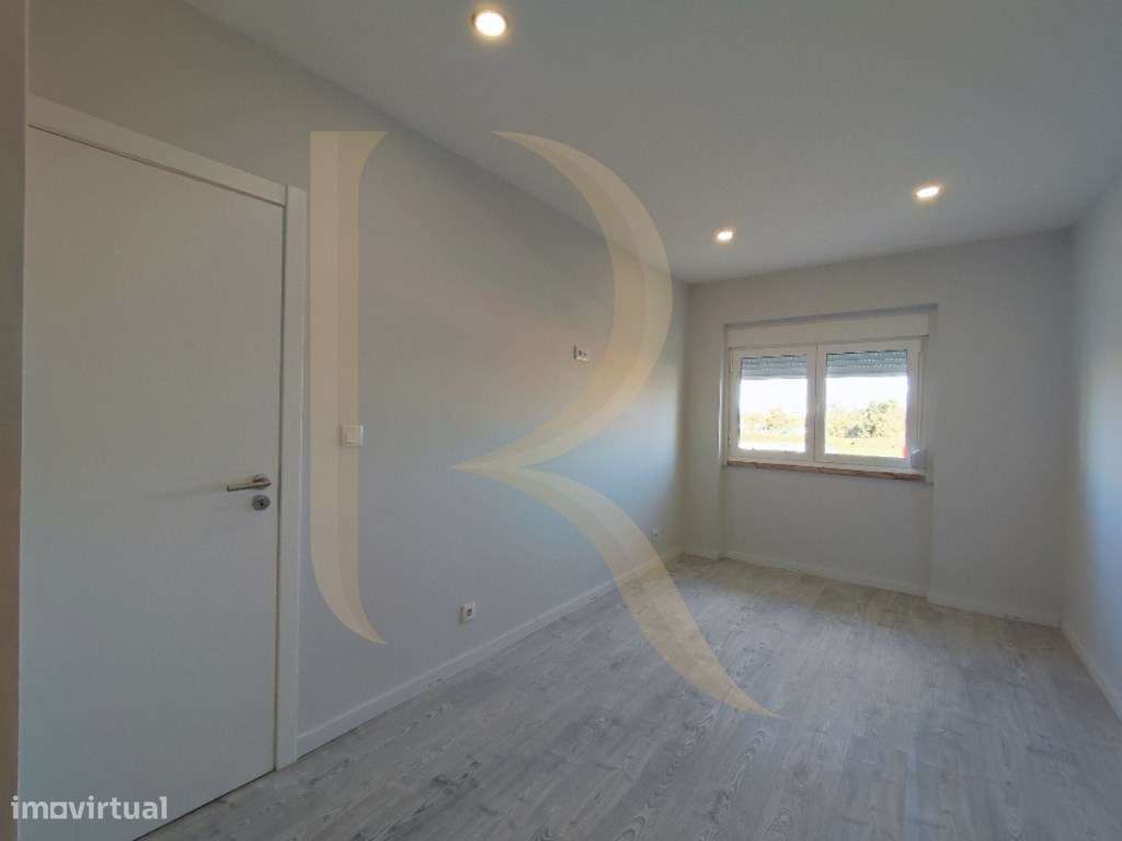 Apartamento T2 em remodelação na Cruz de Pau-10