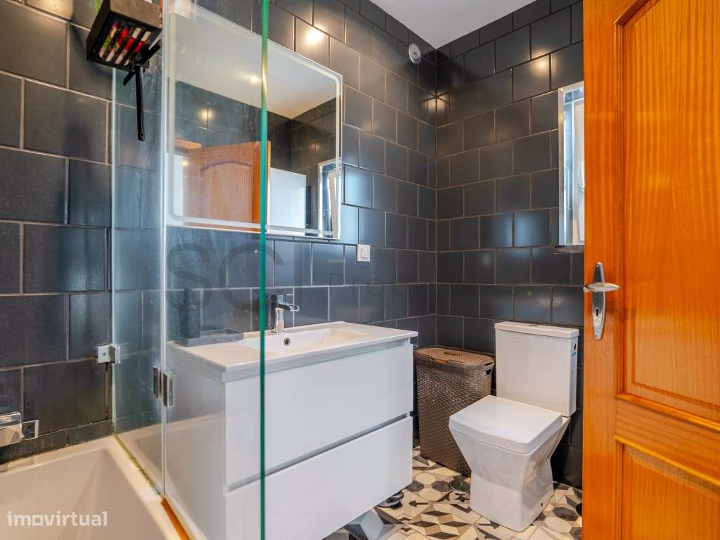 Moradia Isolada renovada T3+2 Quintinhas Cave sótão e pronta a habitar-35