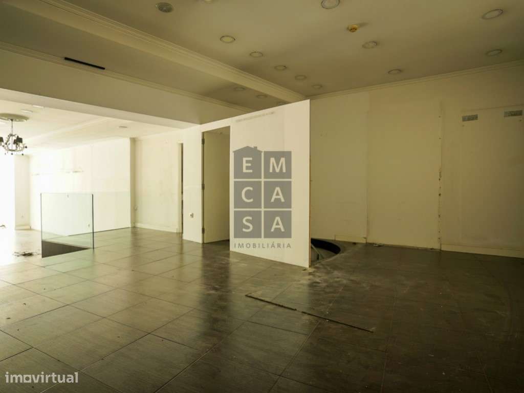 Prédio no centro de Guimarães - Largo do Toural - Grande imagem: 5/40