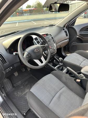 Kia Ceed Cee'd 1.6 Comfort + - 12