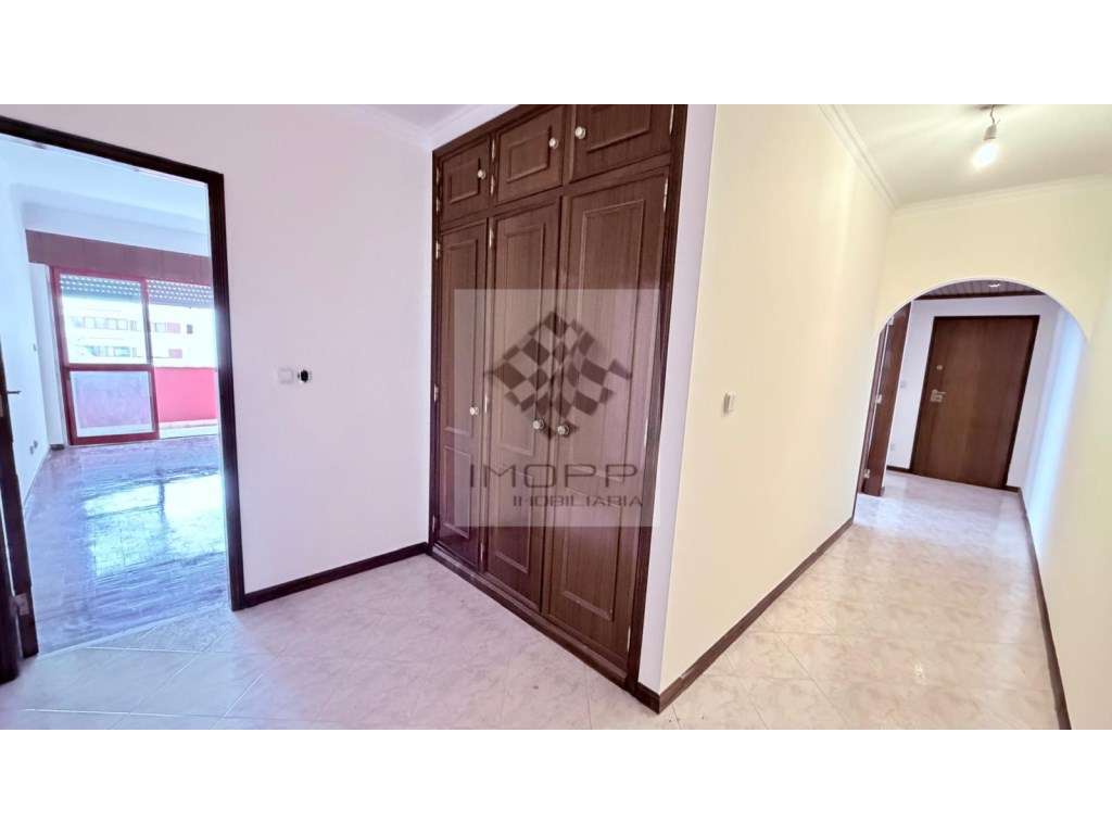 Fabuloso apartamento T2 na Cavaleira com parqueamento-7