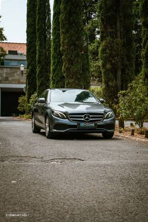 Mercedes-Benz E 220 D Exclusive - 6