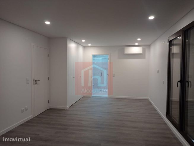 Apartamento T3 na Urbanização Alto dos Moinhos, Montijo-21
