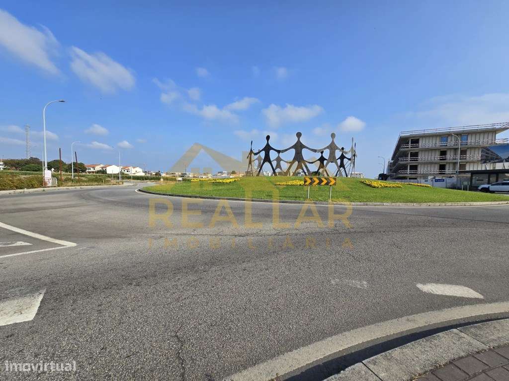 Excelente Oportunidade de Investimento: Terreno para Construção em ...-15