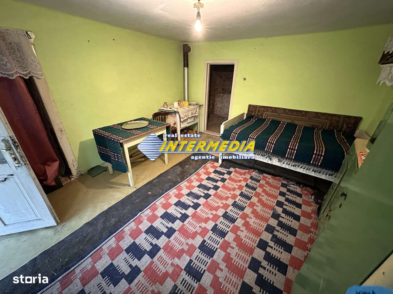 Casa in Cricau cu 3 camere de vanzare teren de 1300 mp - Imagine principală: 5/10