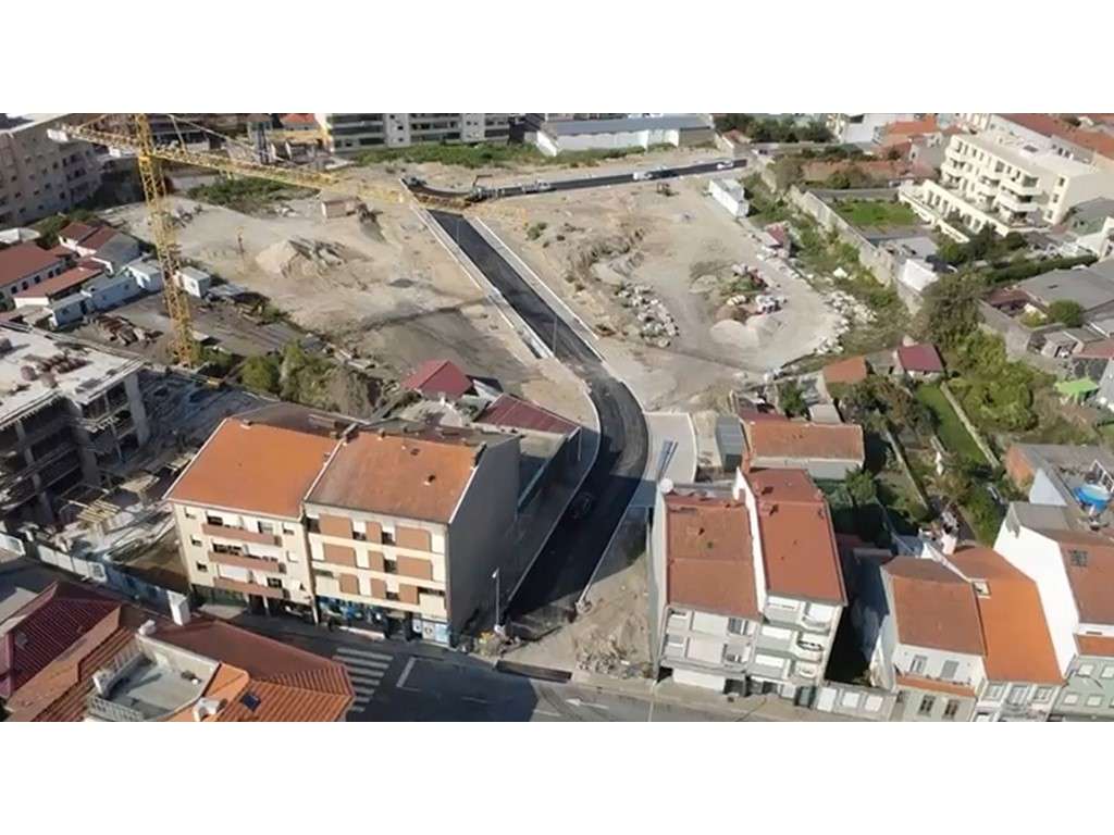 APT T1+1 | ÚLTIMO PISO | VARANDA | PARANHOS | PORTO-9