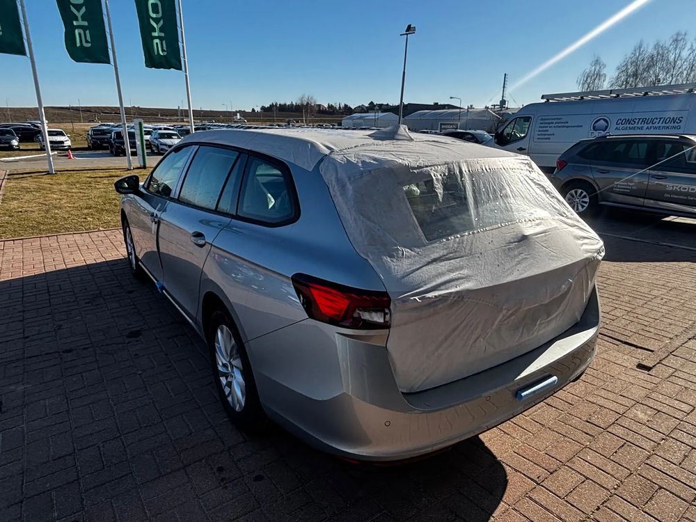 SKODA SUPERB Superb Combi Essence 1,5 TSI m-HEV 150 KM 7-biegowa DSG