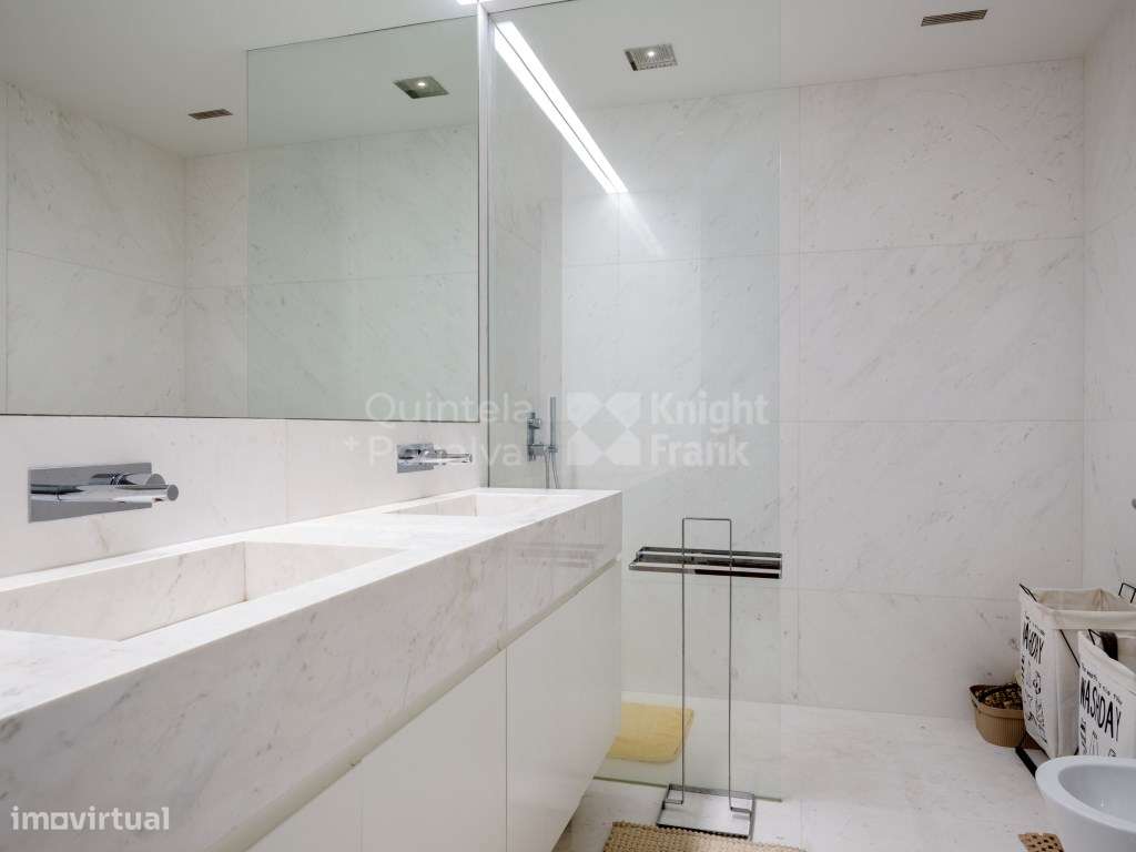 Apartamento T2 com varandas e garagem, Cascais-20