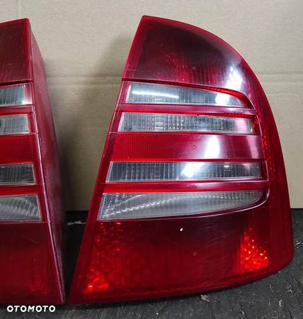 LAMPY TYLNE SKODA SUPERB 1 - 3