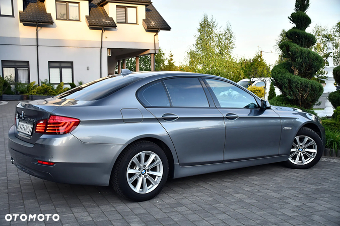 BMW Seria 5 520d xDrive - 24