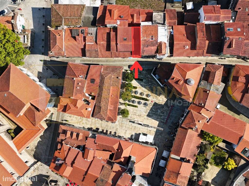 Prédio p/ Restauro no Coração de Guimarães-8