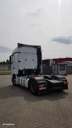 Mercedes-Benz Actros - 3