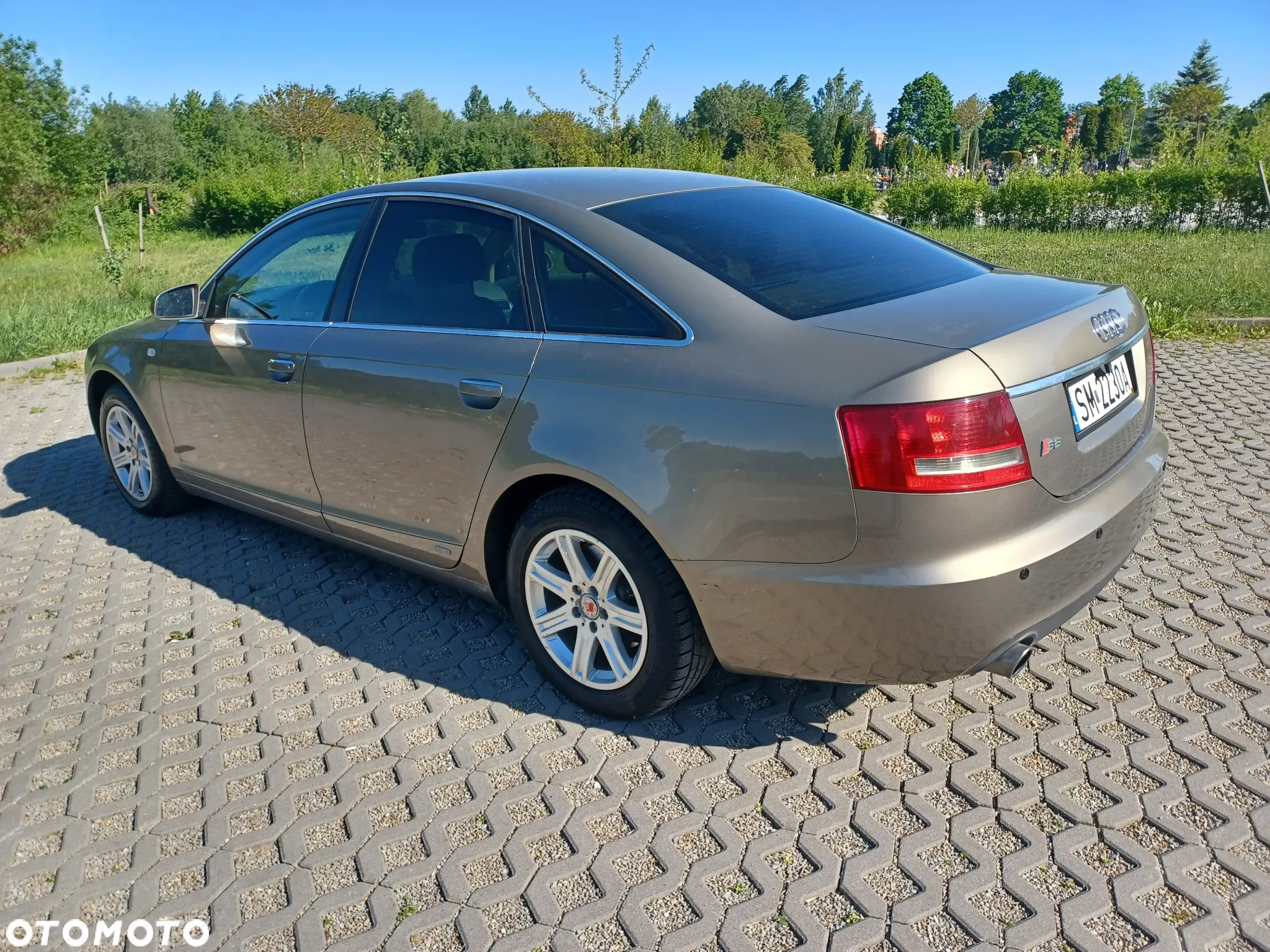 Audi A6 2.0T FSI - 12