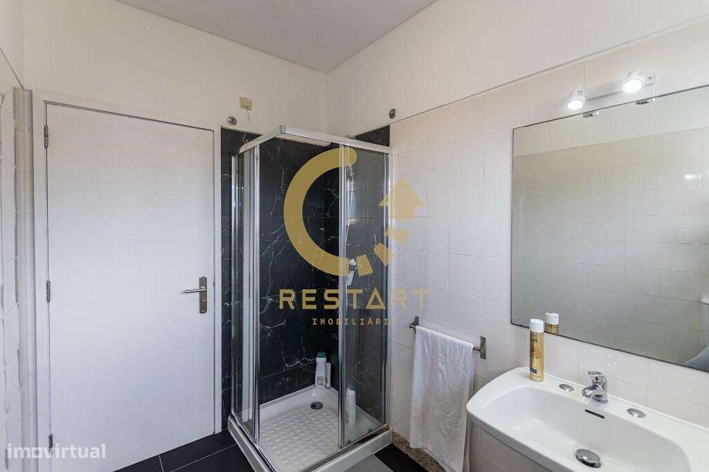 Moradia T11 Remodelada – Venda com Rendimento Garantido – Santa Luzia,-50