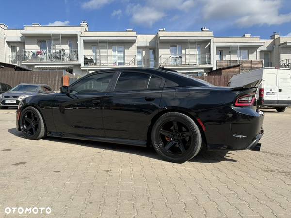 Dodge Charger 5.7 R/T - 25