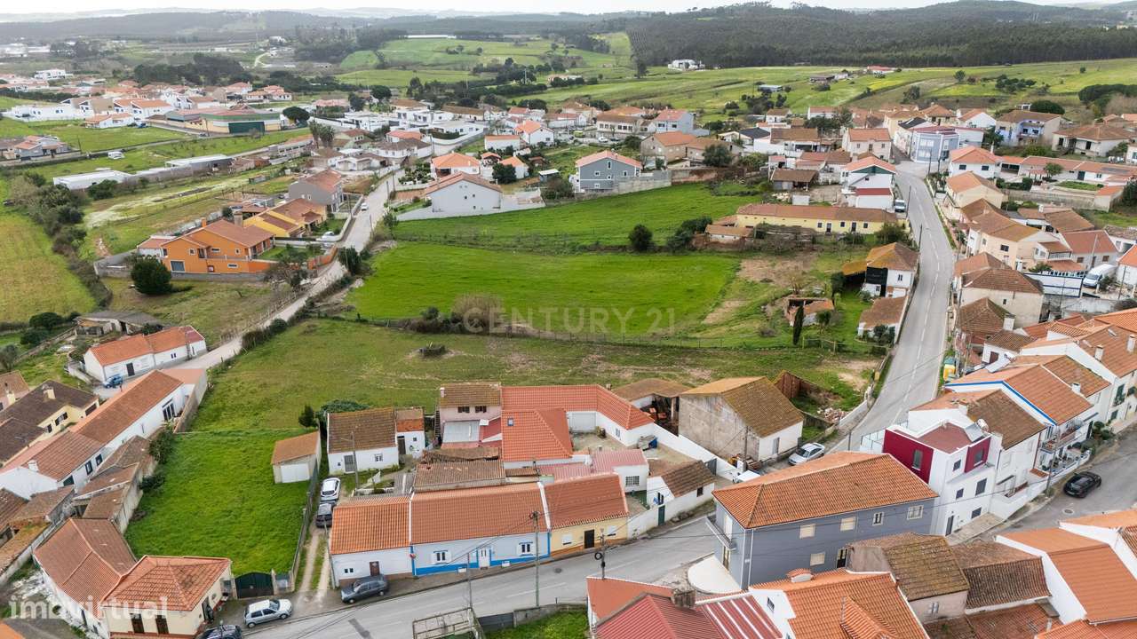 MORADIA TÉRREA T3 + SÓTÃO A 10 MINUTOS DA CIDADE-32