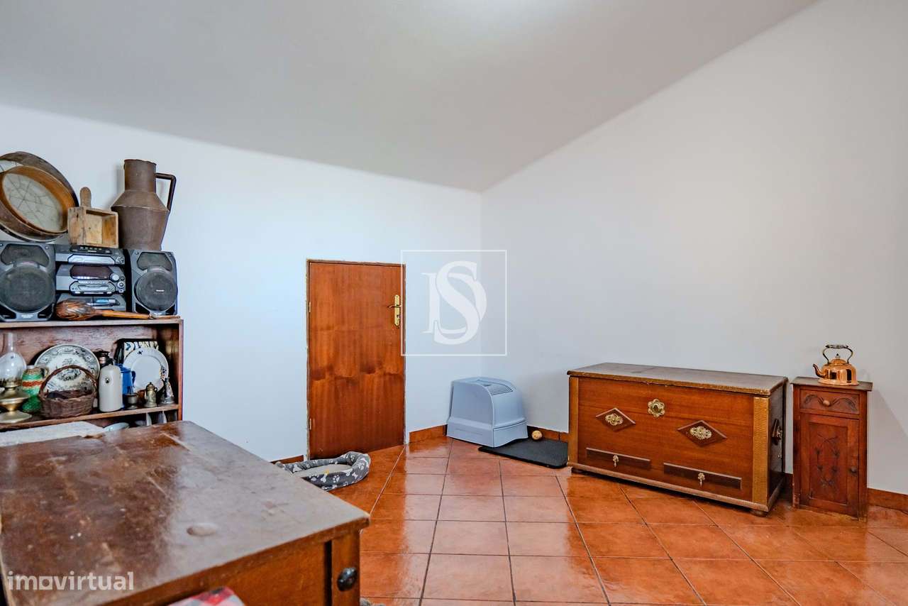 Moradia Renovada com Terraço e Vista Campo em Lamarosa-19