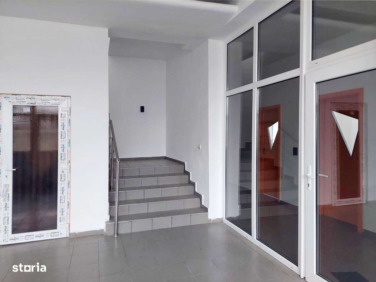 Spatiu birouri de inchiriat - Imagine principală: 1/12