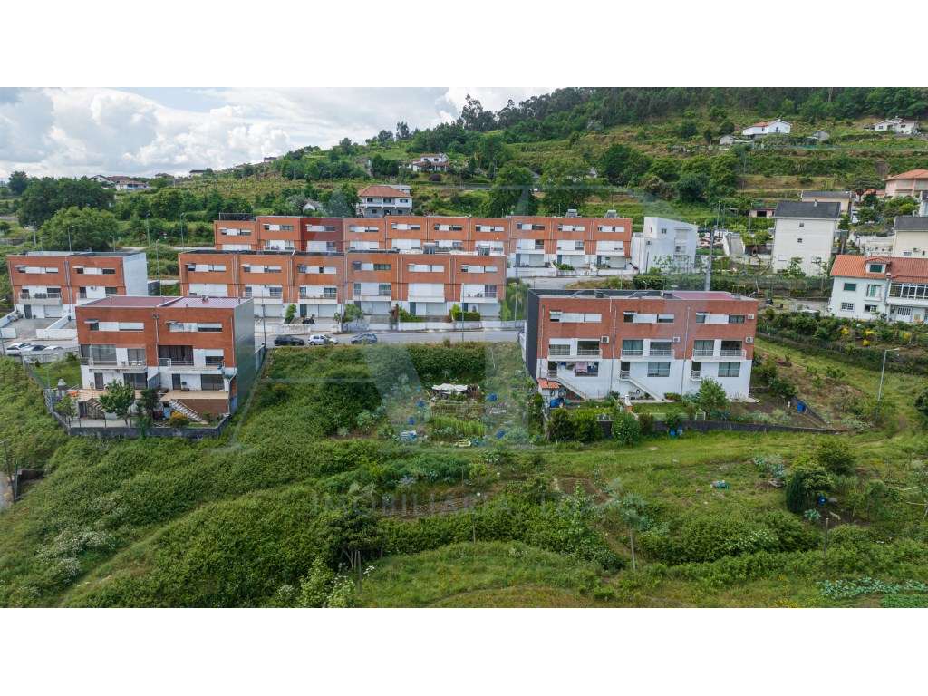 Lote para Moradia em Banda na Urbanização Vale da Gandra-6