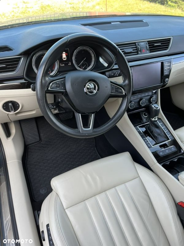 Skoda Superb 2.0 TDI L&K DSG - 18