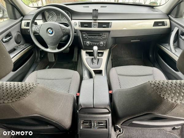 BMW Seria 3 318d - 5