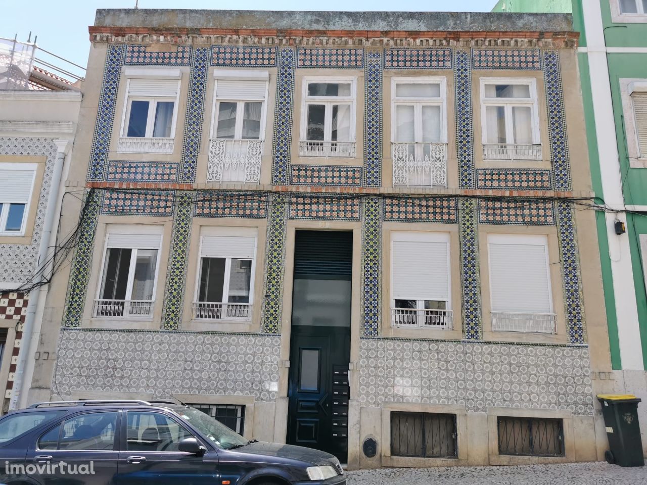 Prédio localizado perto do Instituto Superior Técnico, Lisboa